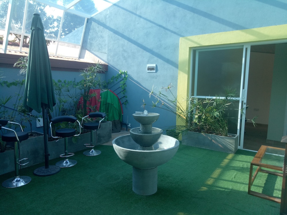 This Is It Guest House And Restaurant 25/50