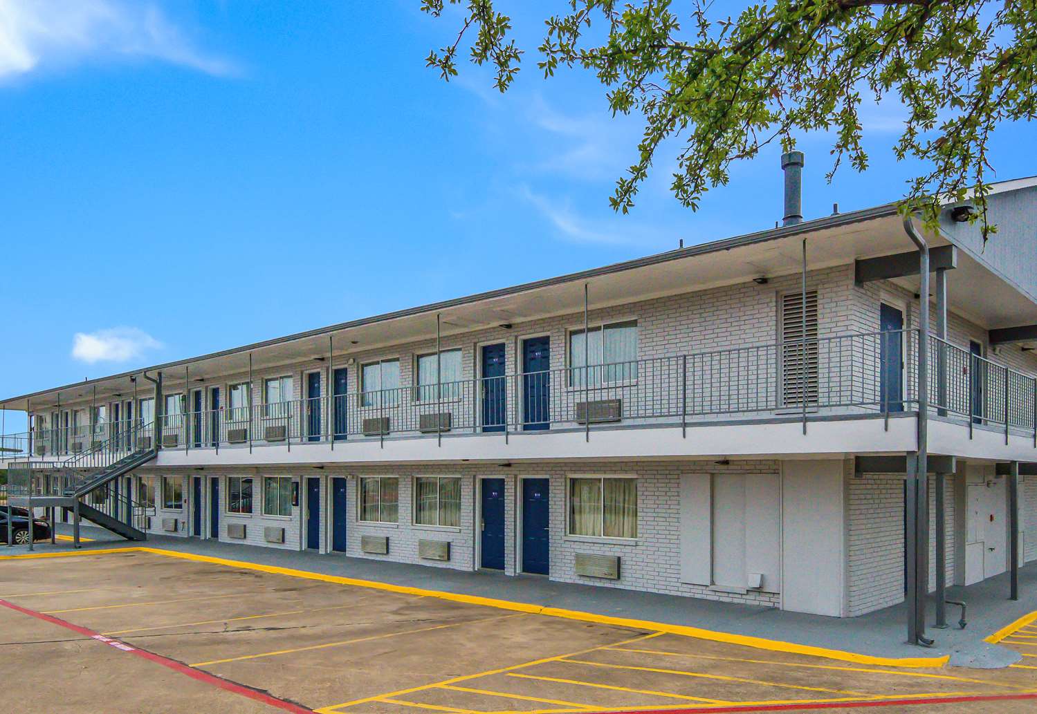 Knights Inn North Richland Hills 24/28