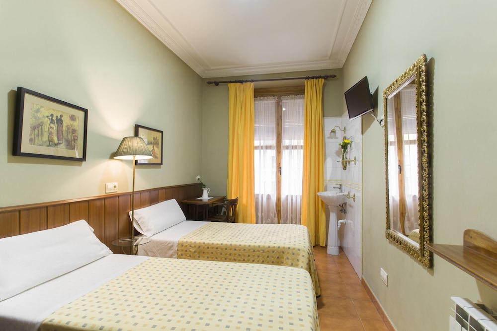 Hostal La Vera 18/50