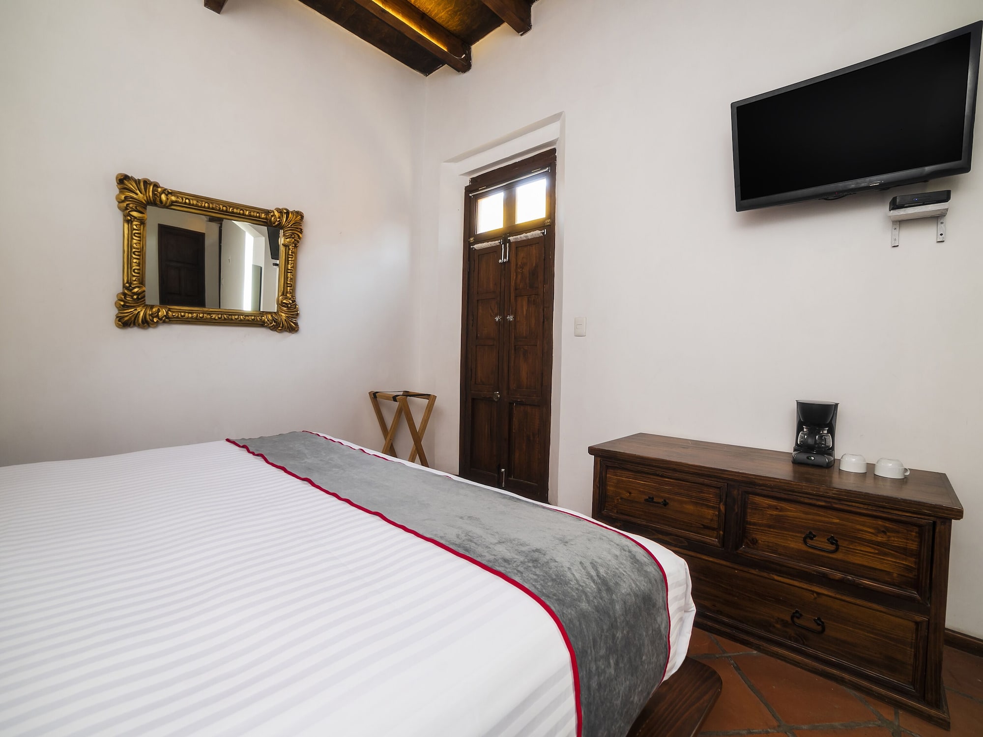 SUPERIOR, 2 BEDS