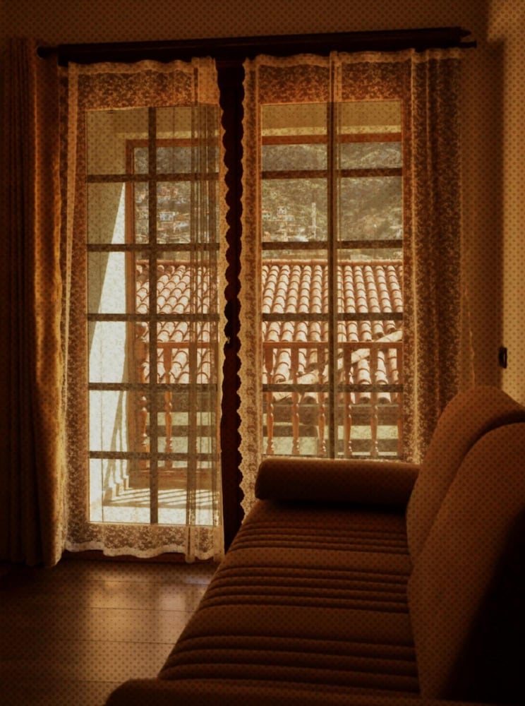 Simre Hotel 15/30