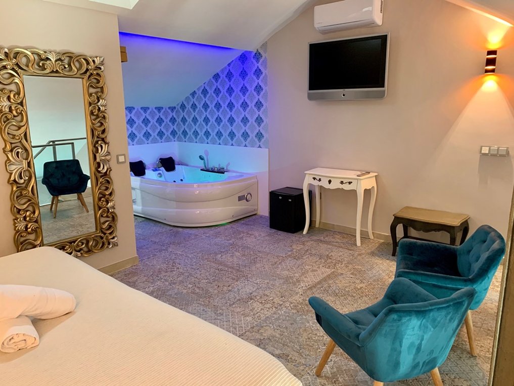 Akla Hotel Merida 40/50