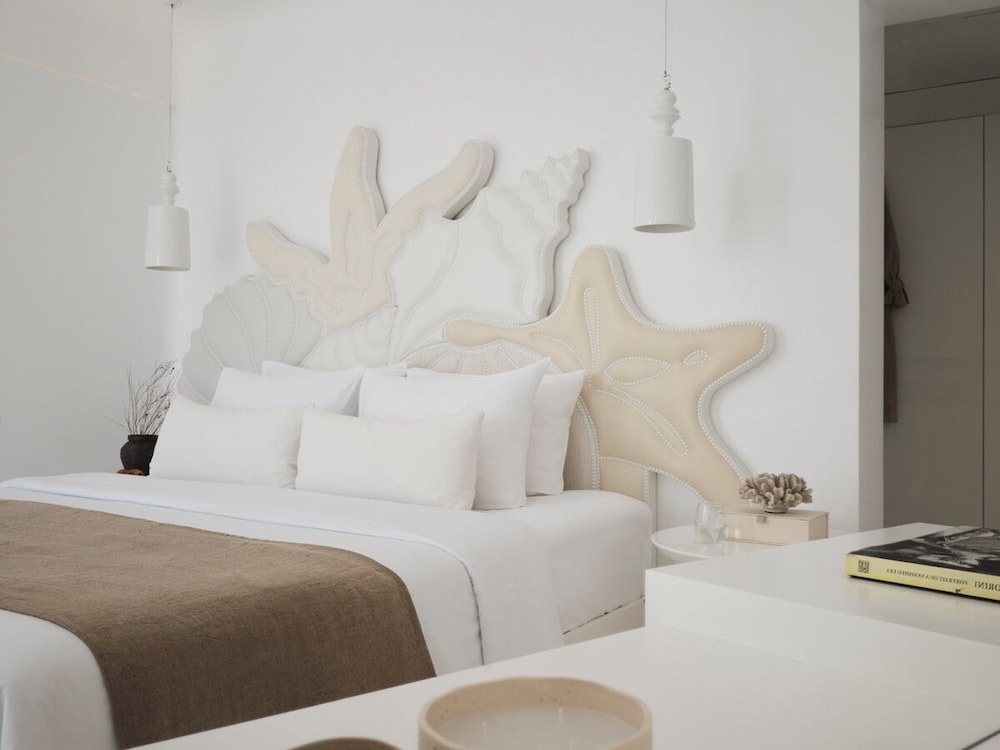 2 Bedrooms, Suite, 2 King Beds, Caldera View، Canaves Oia Sunday Suites 8/10