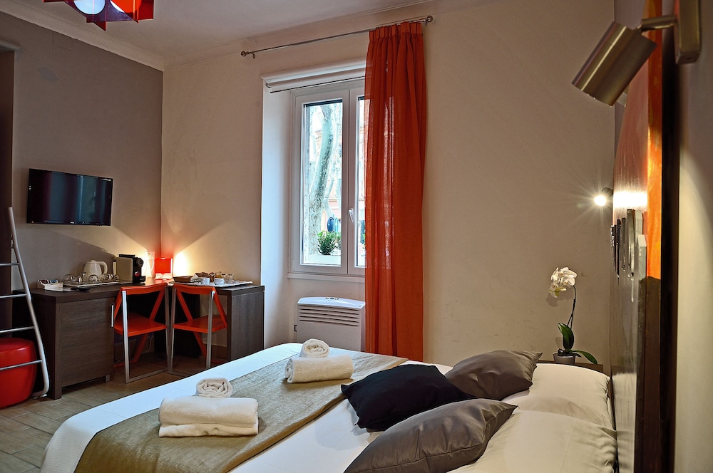 94rooms Vatican Vigliena 44/71