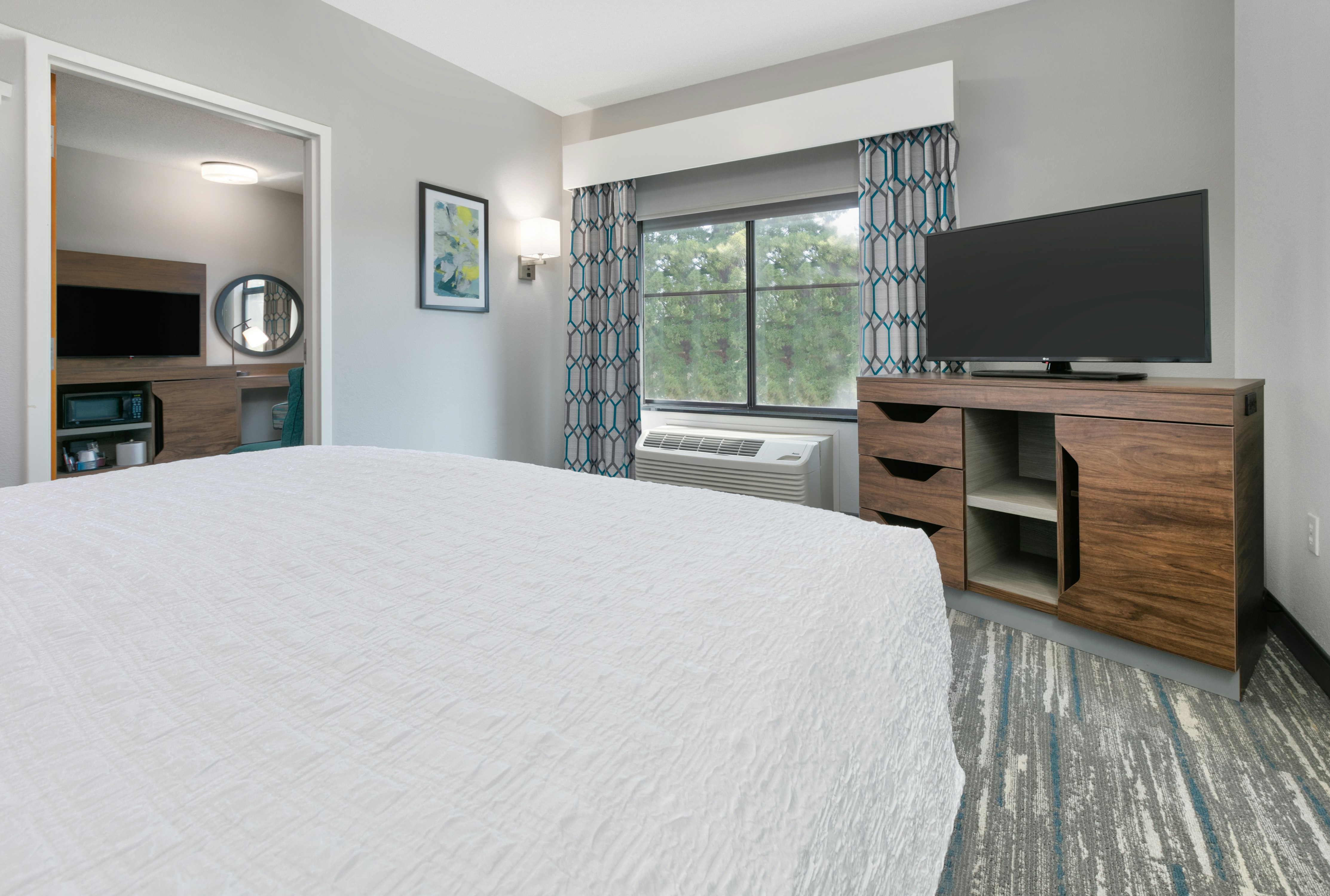 Mini, Suite, King Bed