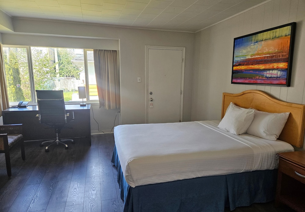 2 BEDROOMS, COMFORT, SUITE, KITCHEN