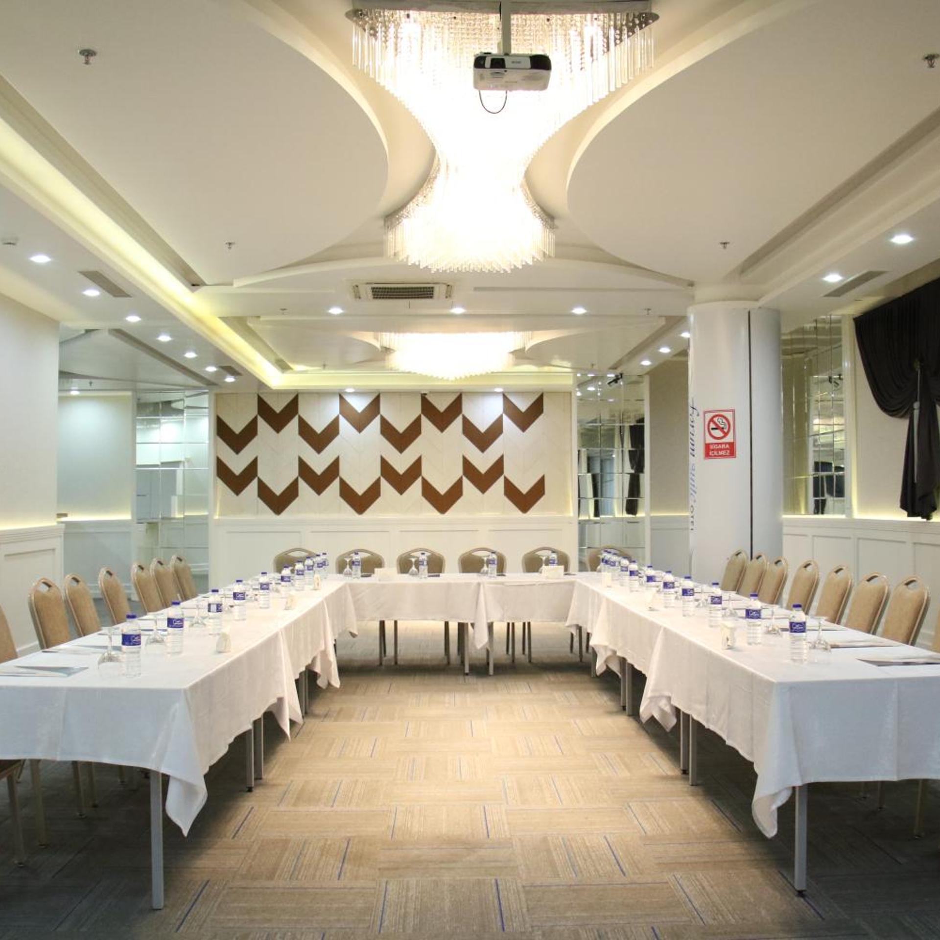 Forum Suite Hotel 4/70