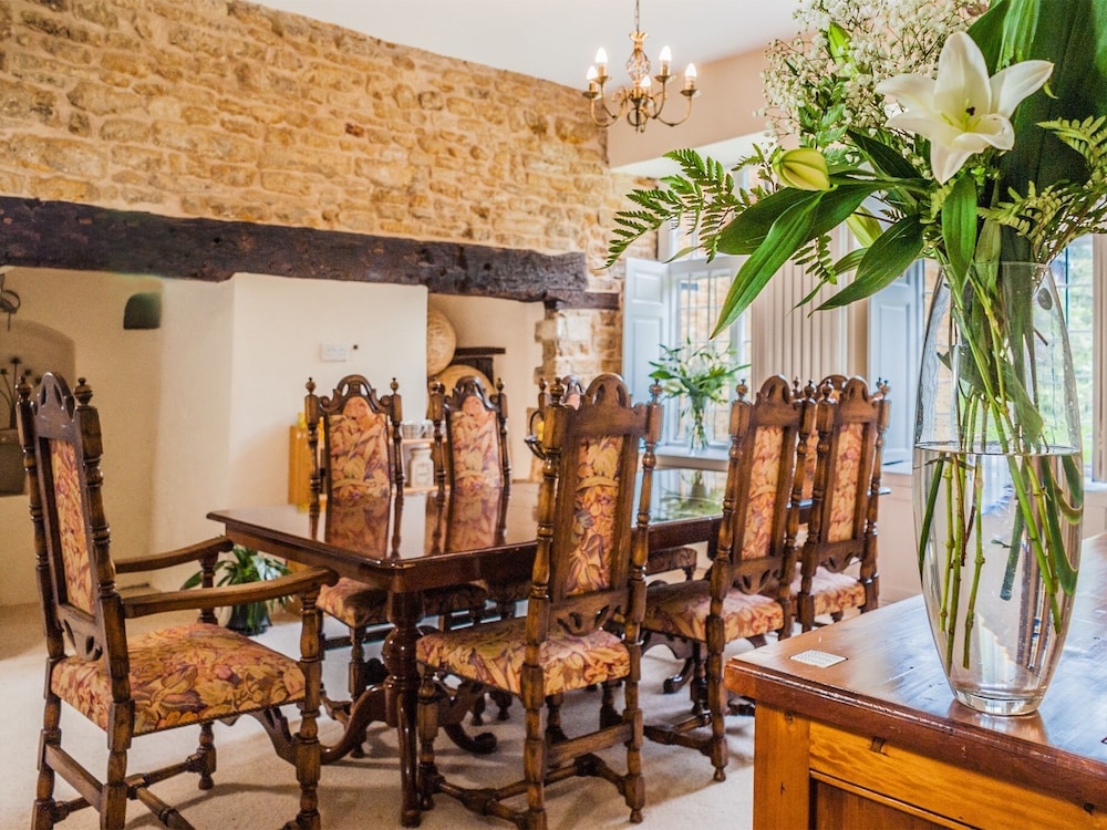 Ecton House 28/42