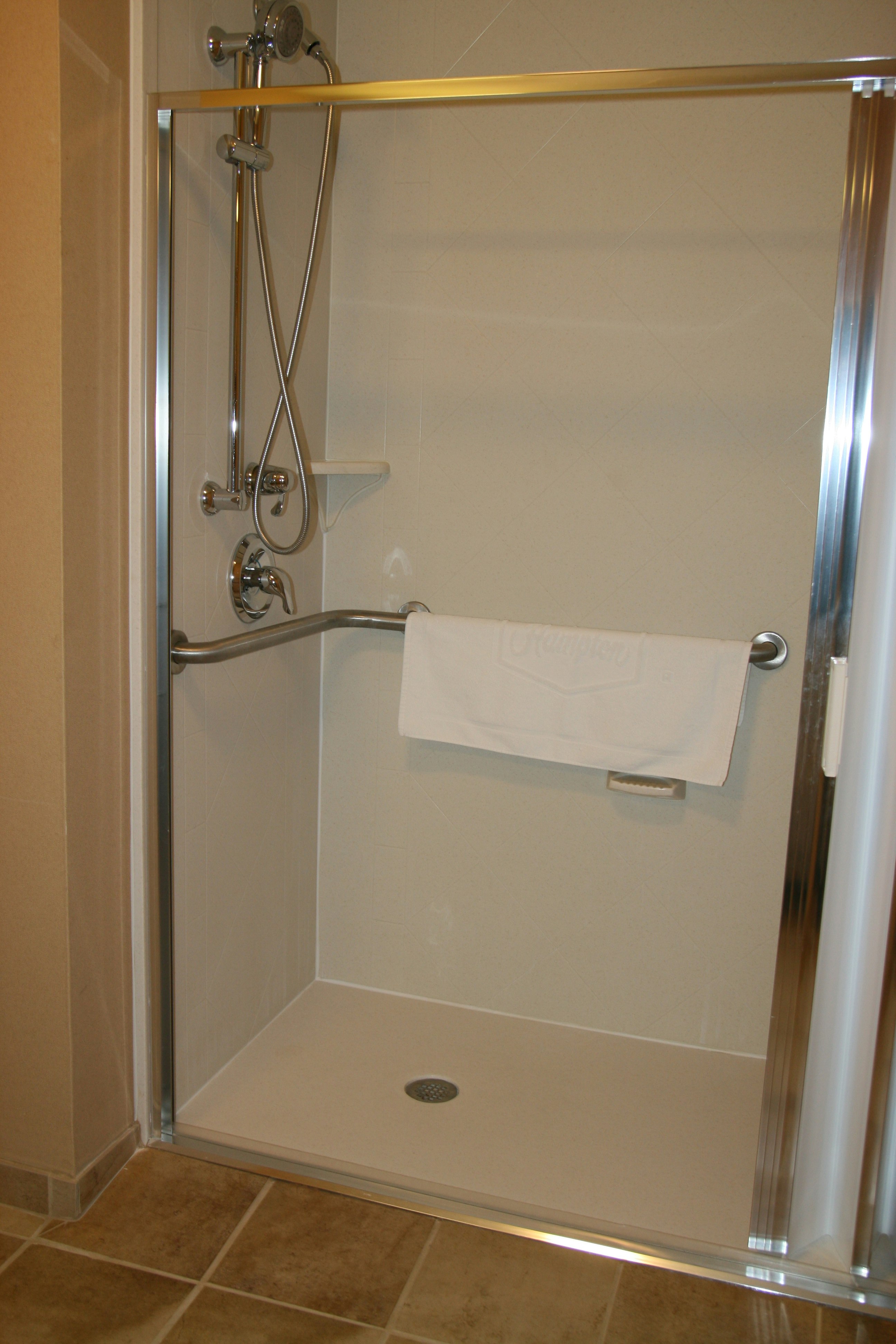 Hampton Inn Suites Brookings 17/37