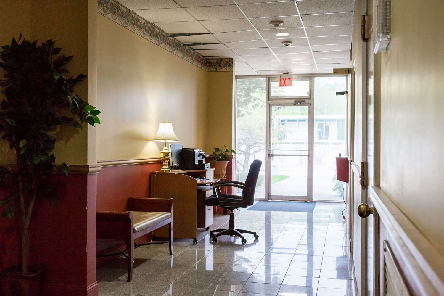 Econo Lodge Auburn I-95 18/26