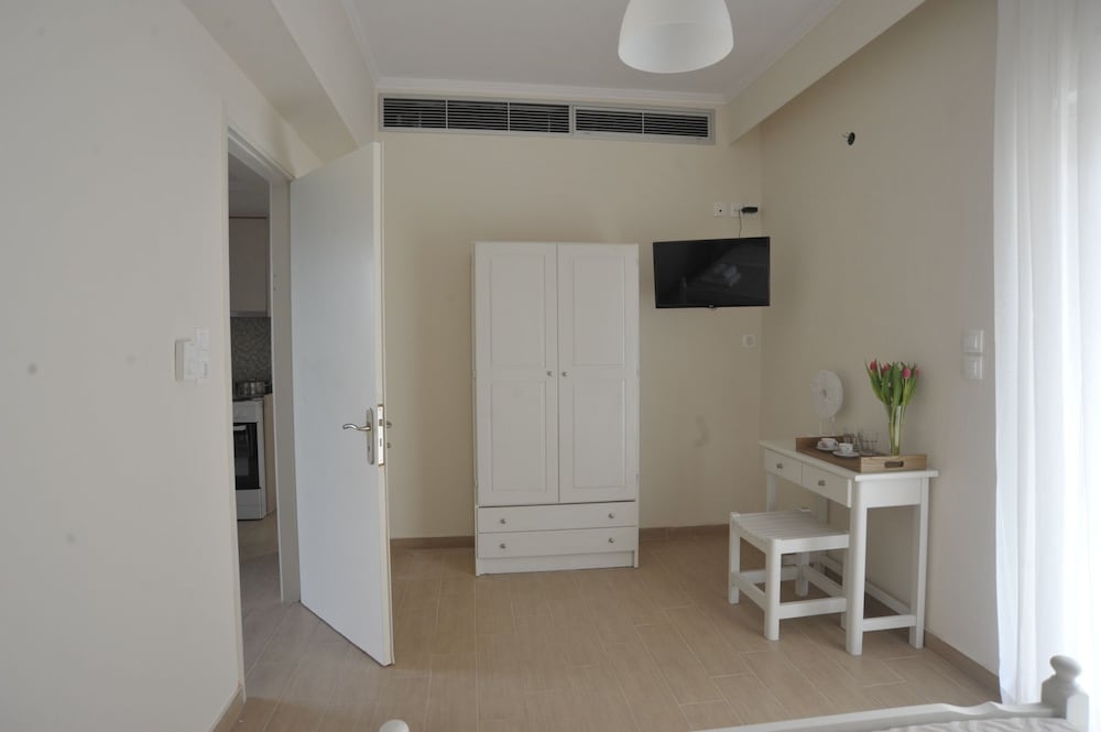 Vanessa's Rooms & Apartments 22/35