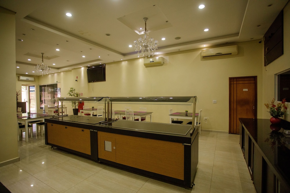 Express Atrium Hotels 4/29