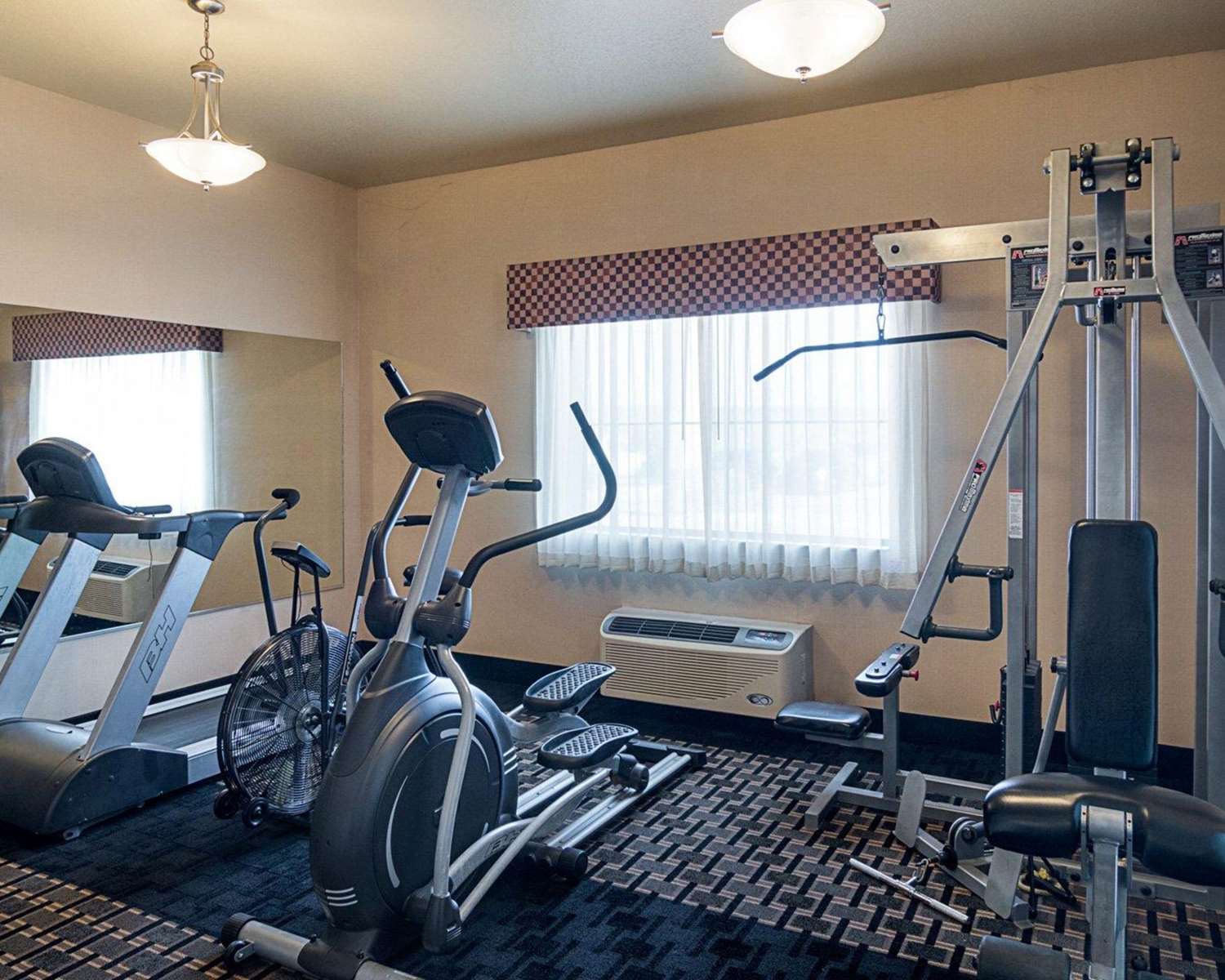 Comfort Inn I-20 Midland Stanton 17/26