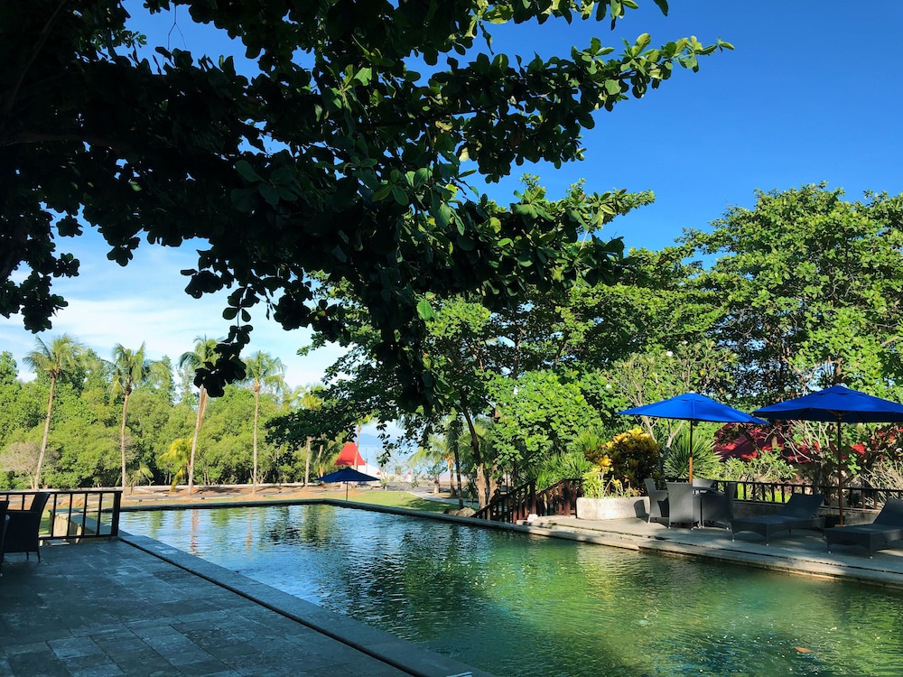 Nusantara Diving Centre Resort Spa 69/73