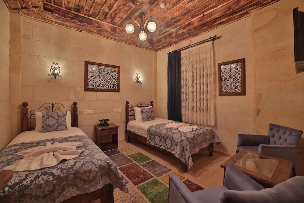 Caravanserai Inn Hotel 30/50
