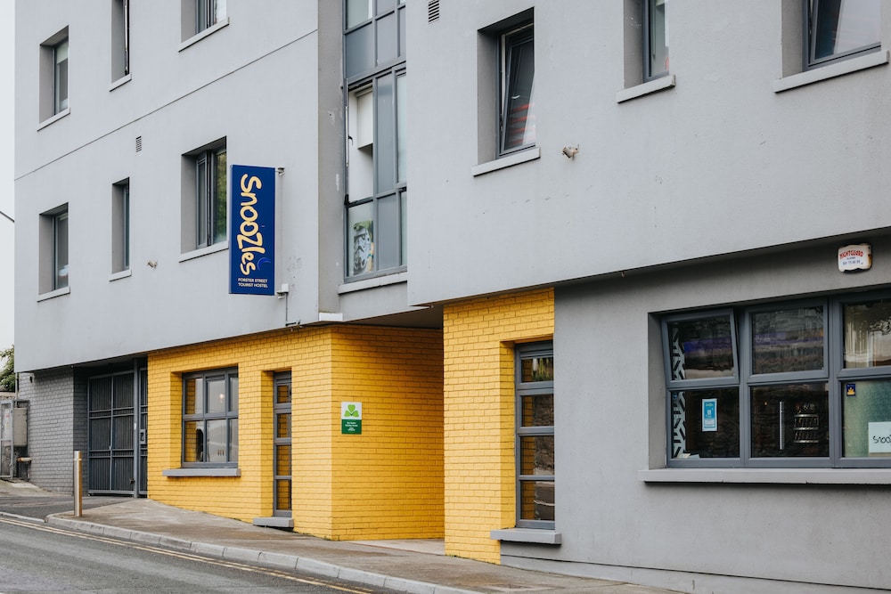 Snoozles Hostel Galway City Centre 1/35