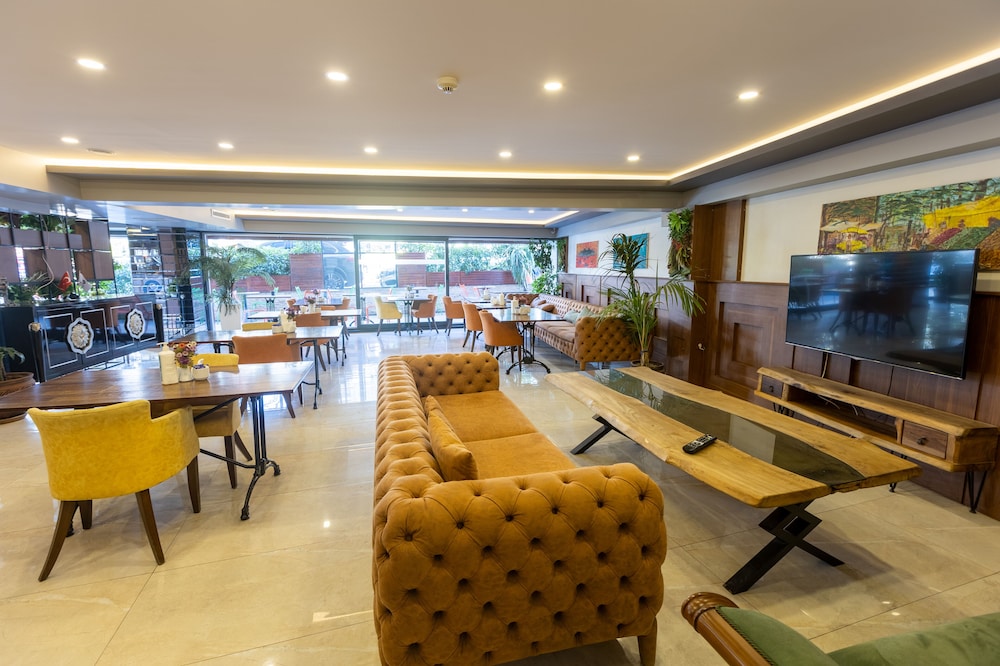 Asia Business Suites 38/50