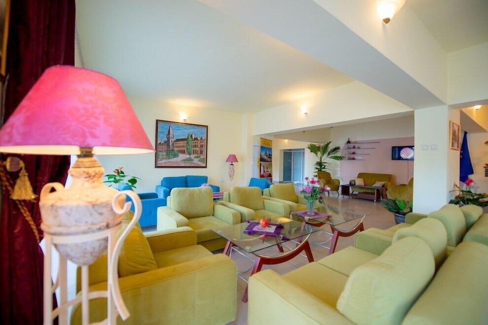 HOTEL VOILA 20/33
