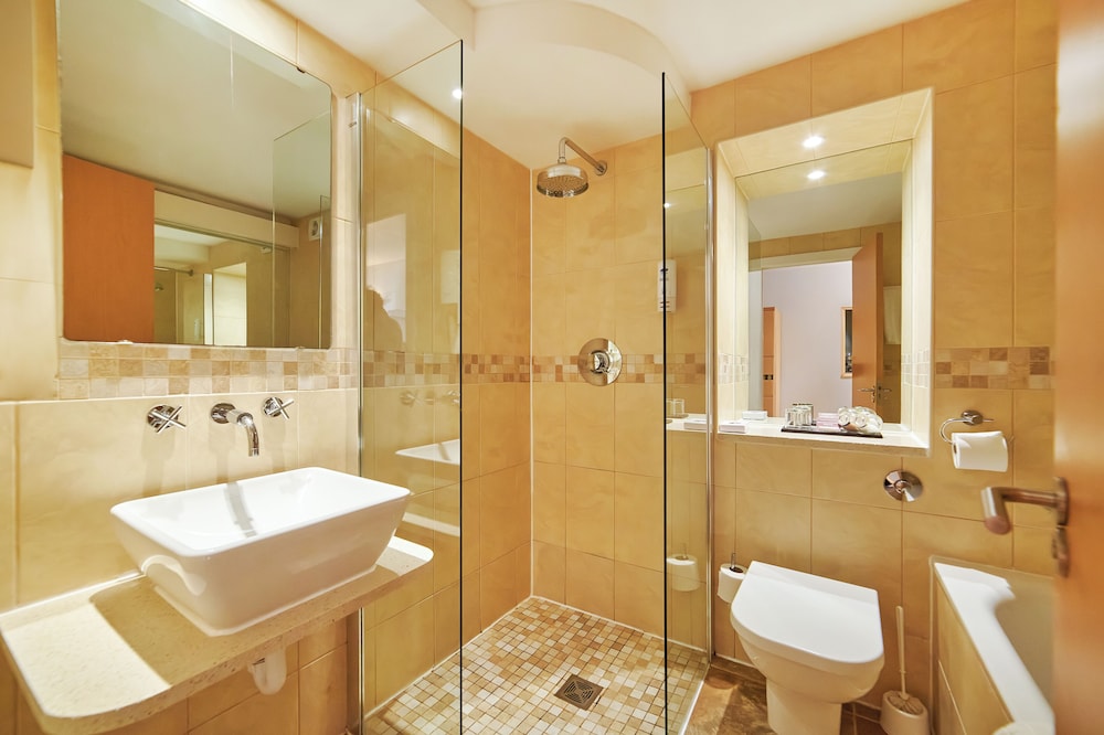 غرفة سوبيريور بسرير كينج، The Barn Hotel & Spa 5/10