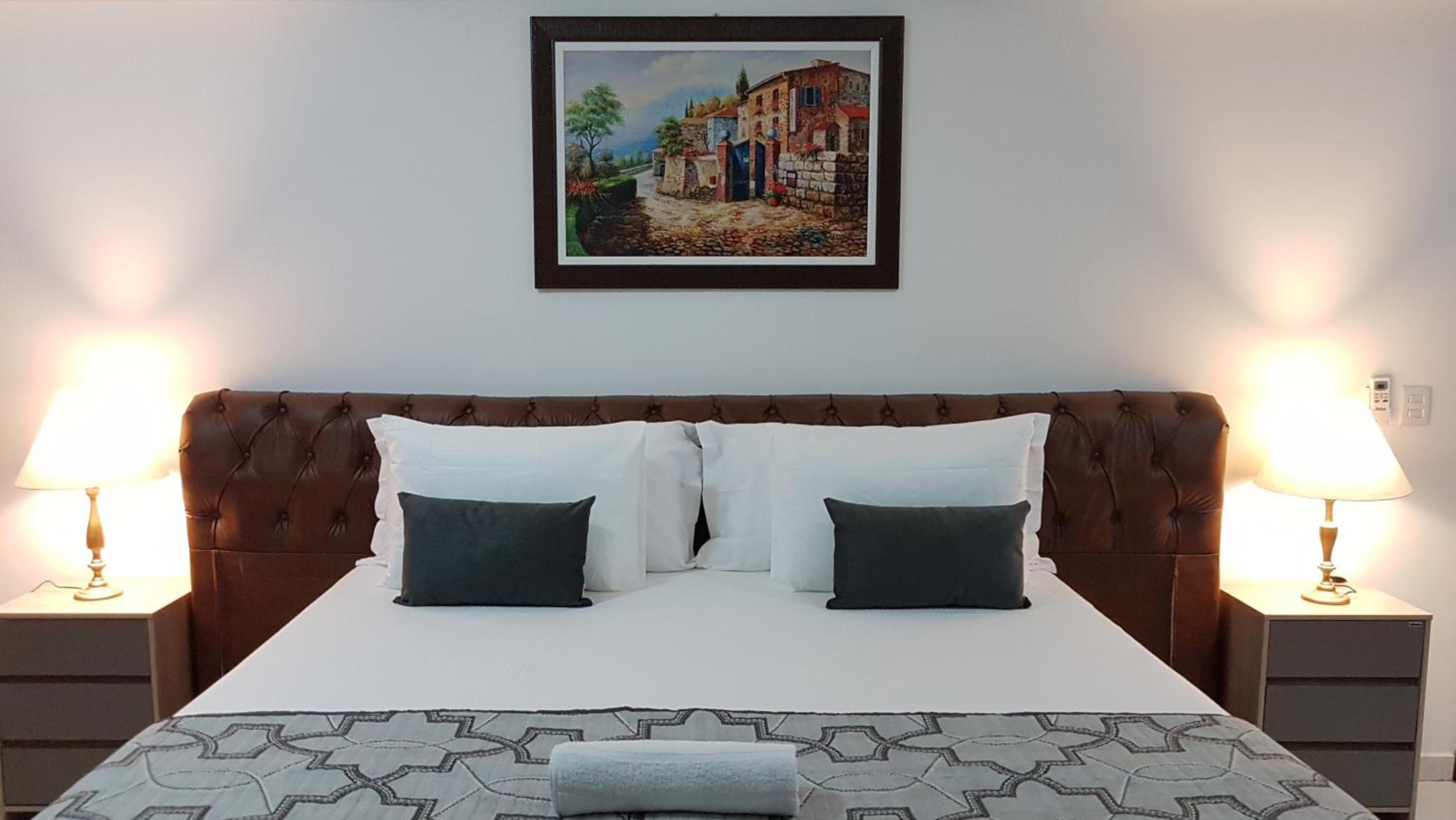 Quarto Luxo Gold 9/21