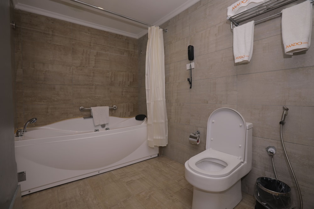 Mado Hotel 66/66