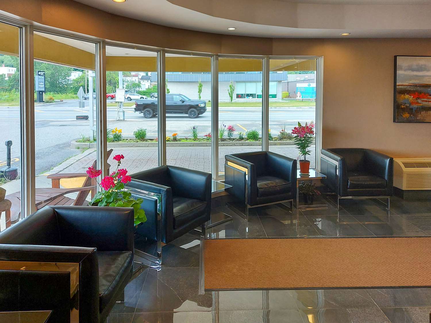 Quality Suites Sainte Anne de Beaupre 6/18