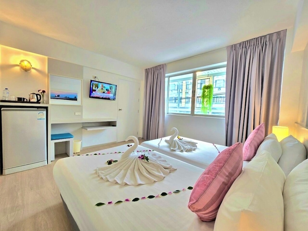 On Hotel Phuket 32/71