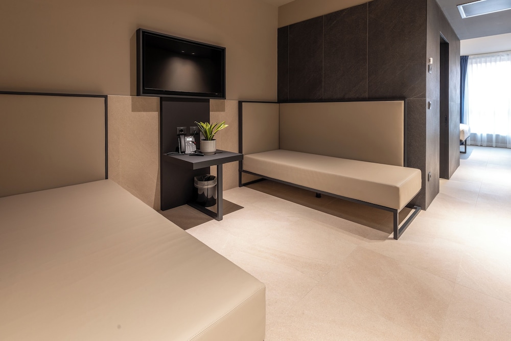 Scarlatti Hotel Milano 37/50