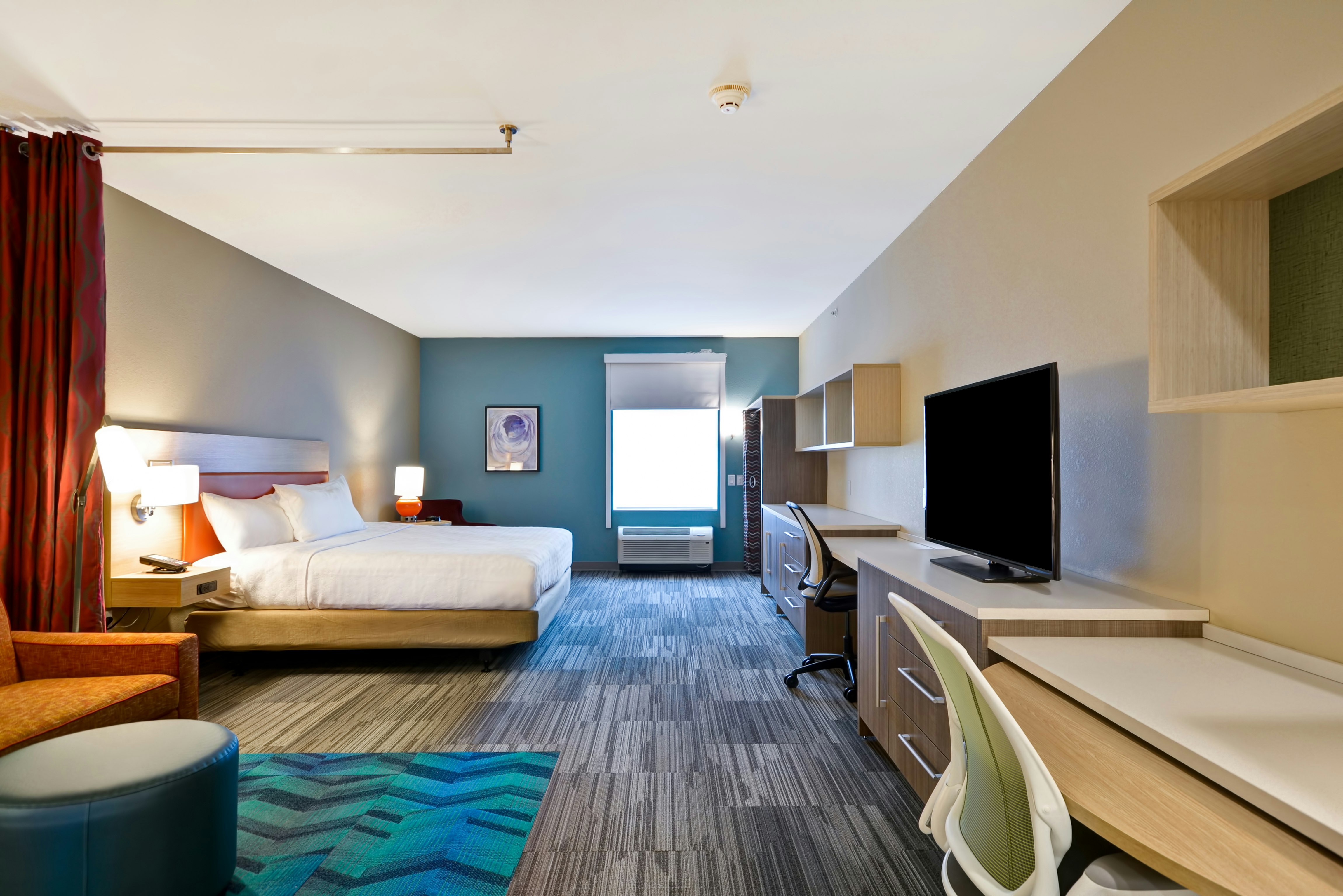 STUDIO, KING BED, ACCESSIBLE