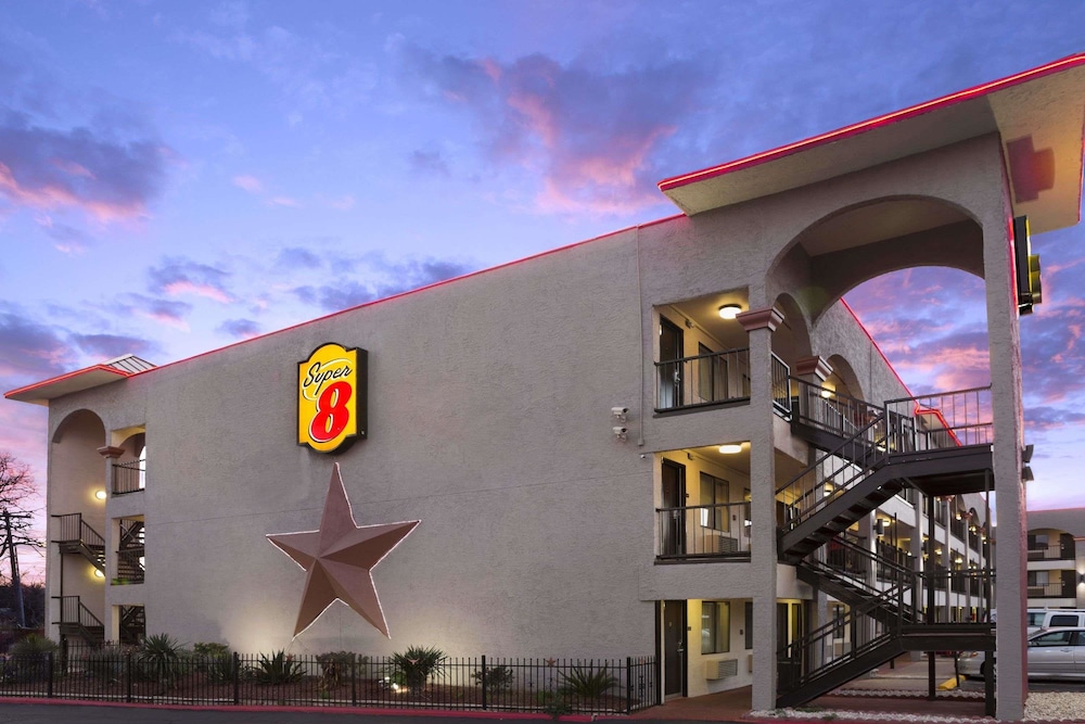 Super 8 By Wyndham Austin University/Downtown Area 23/38