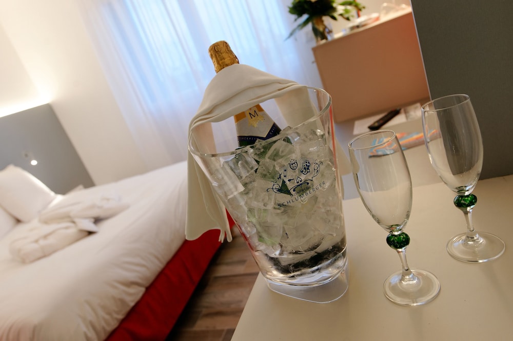 COLMAR HOTEL photo2