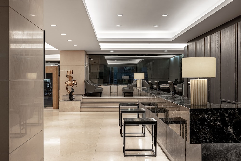 Lakeshore Hotel Metropolis I 43/52