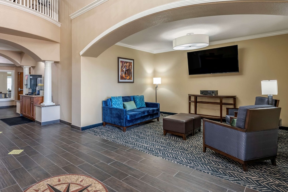 Comfort Inn & Suites Lubbock West 26/34