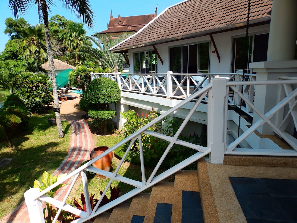 Serenity Lakeside Resort 66/69