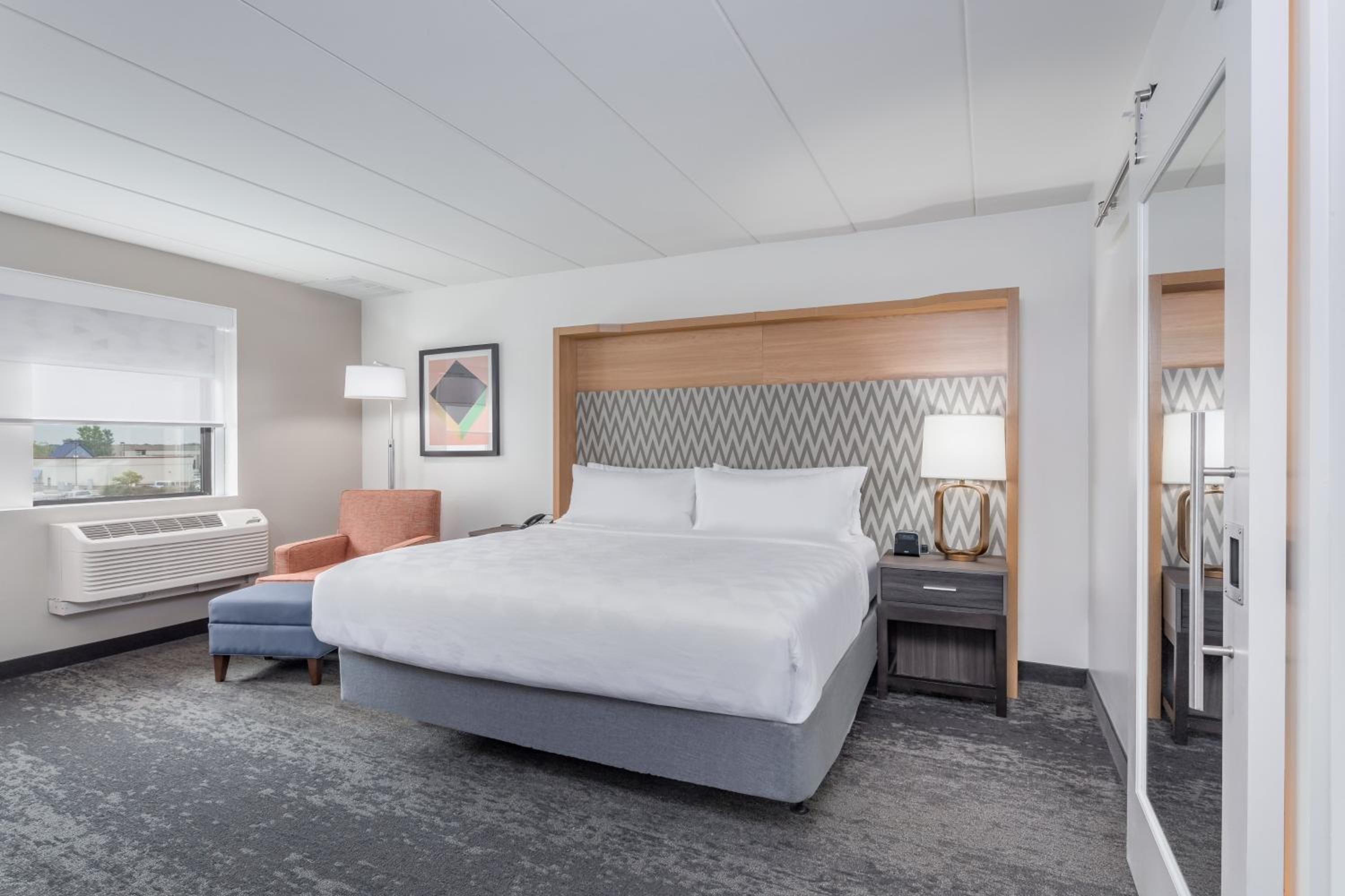 Collection, Standard, King Bed, Sofa