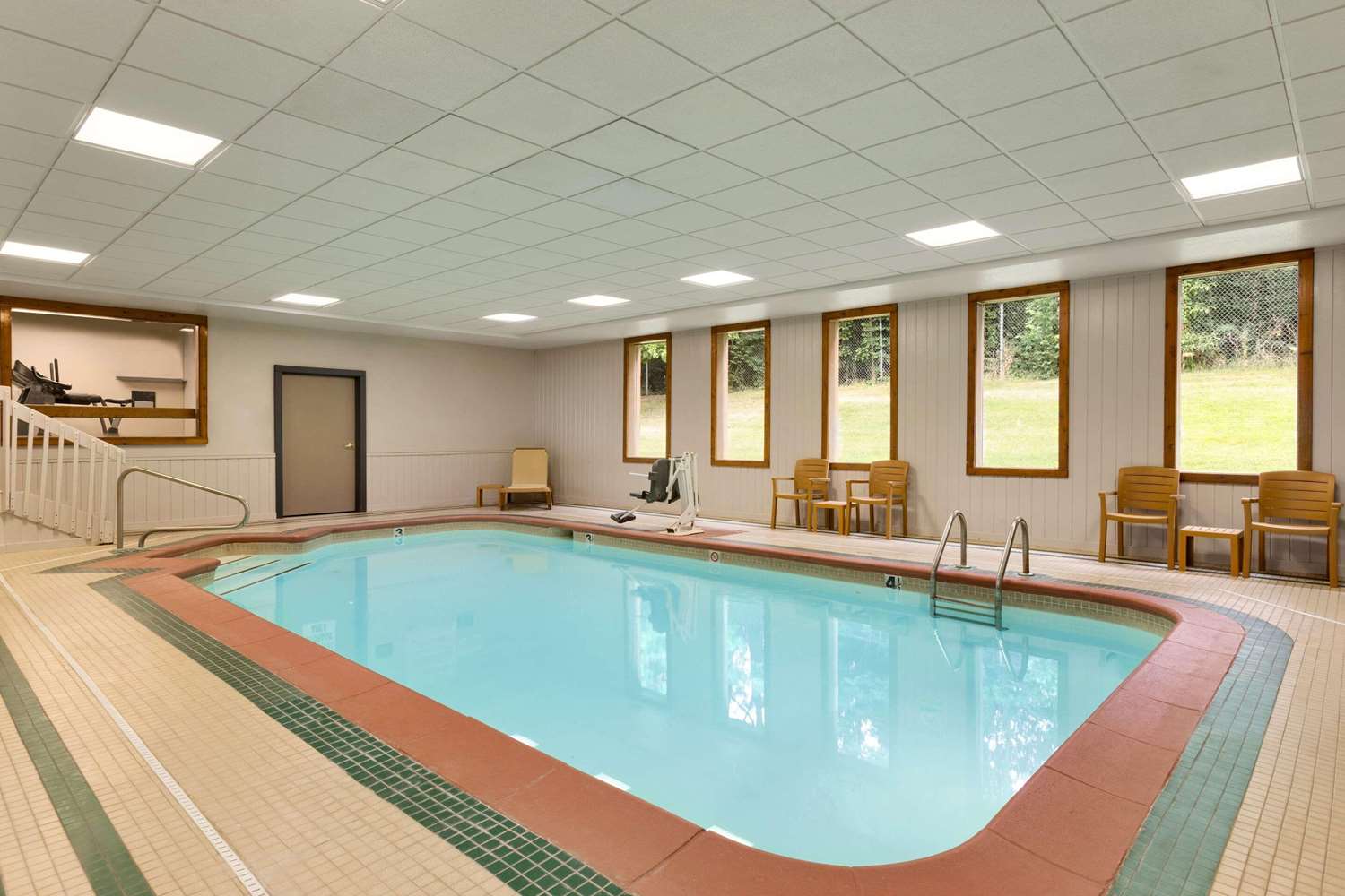 Country Inn and Suites by Radisson, Mishawaka - Southbend 10/24
