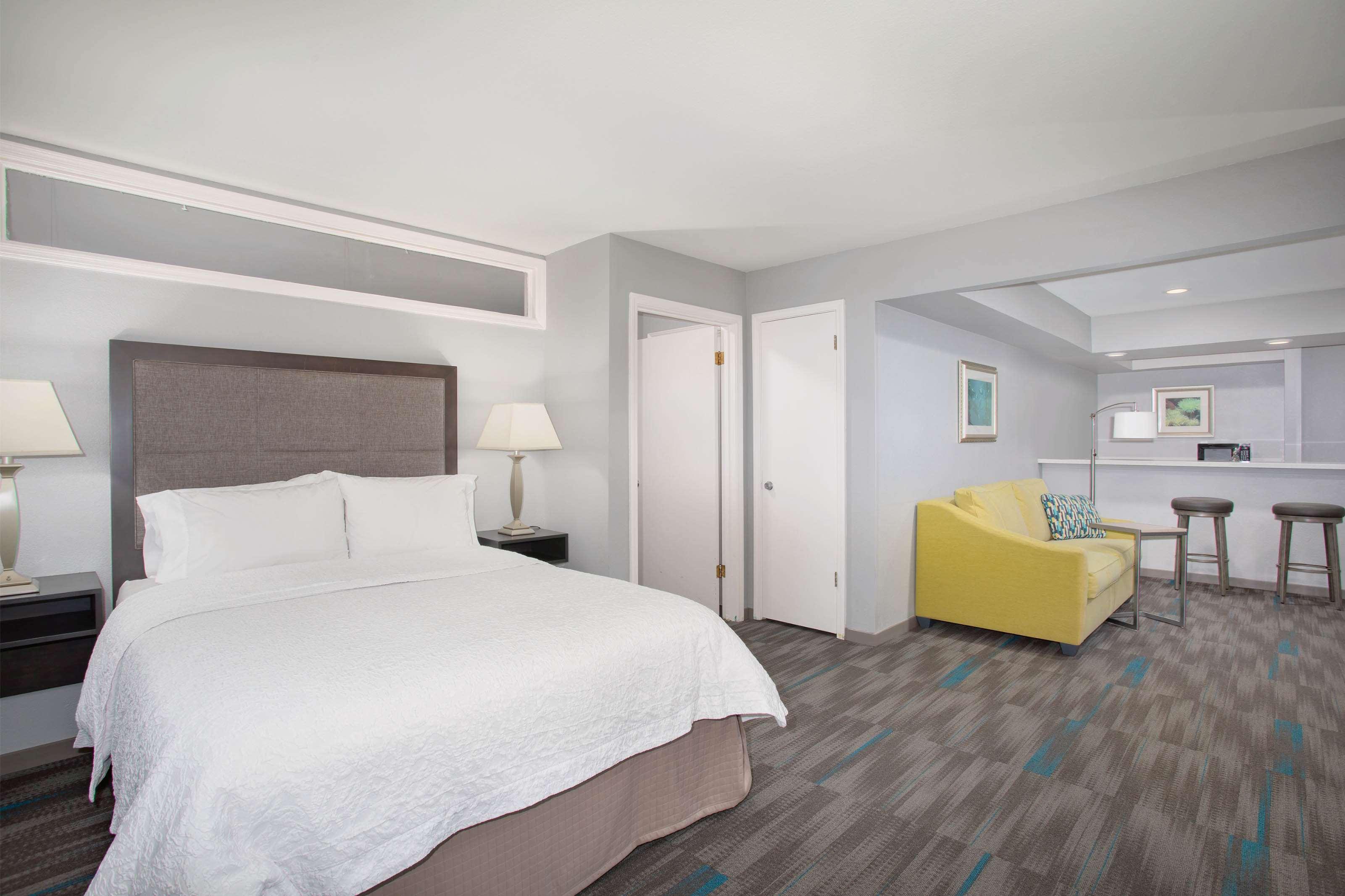 1 BEDROOM, SUITE, KING OR QUEEN BED