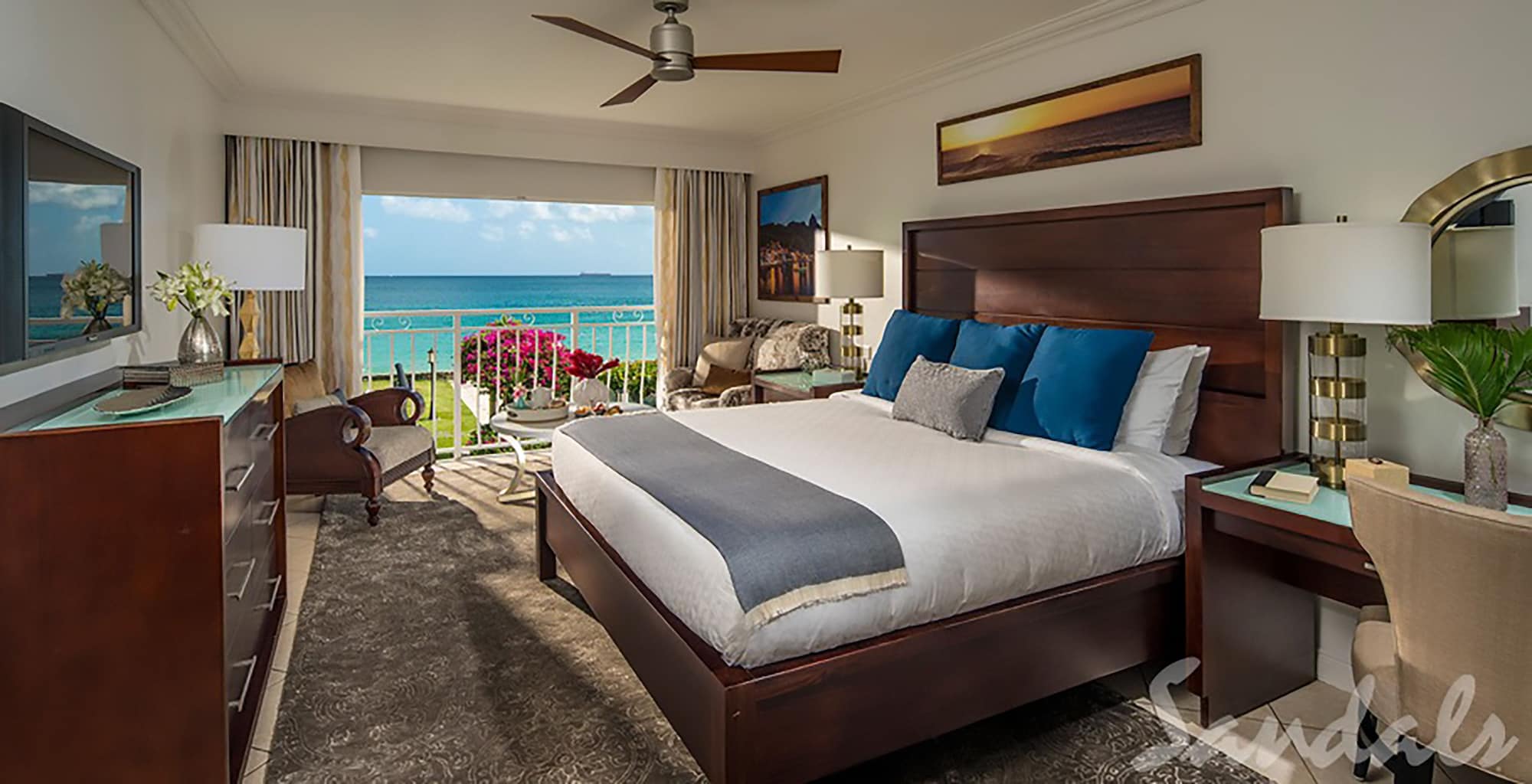 1 Bedroom, Emerald, King Bed, Ocean Front