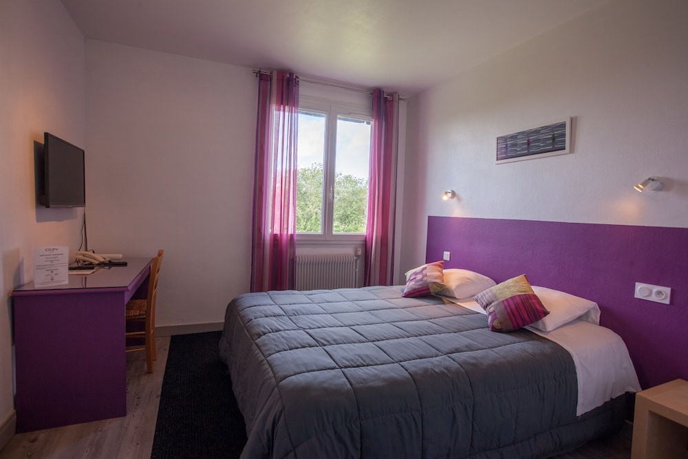 COZY HOTEL 13/40