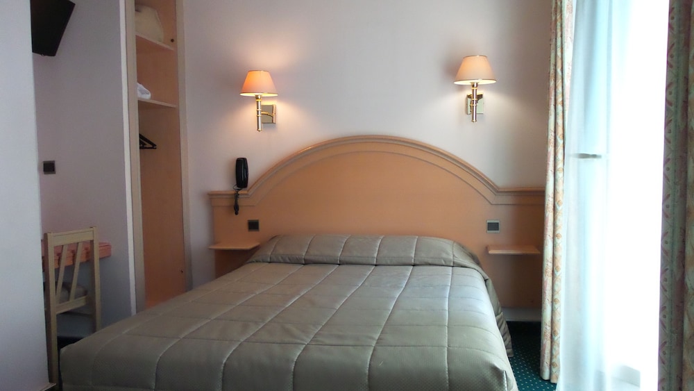ROOM, DOUBLE BED