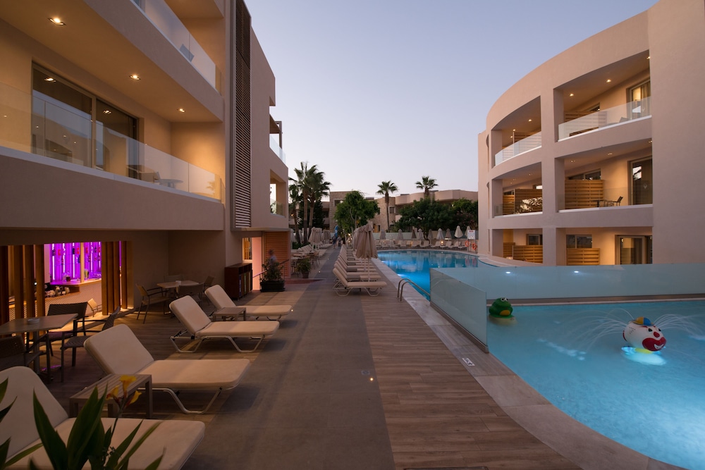 Cactus Beach Hotel in HERSONISSOS