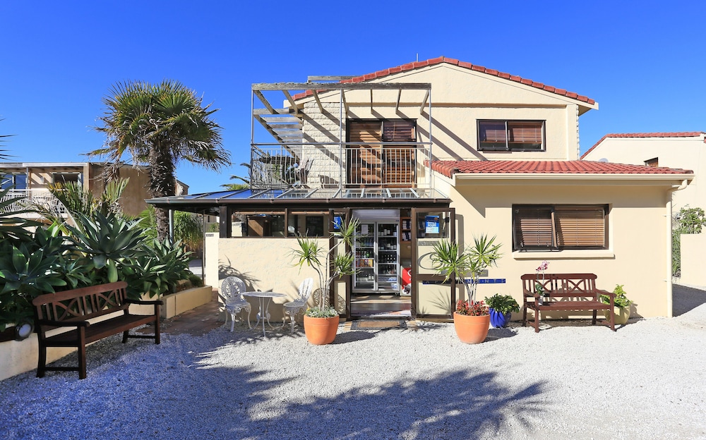 ONETANGI BEACH APARTMENTS 1/69