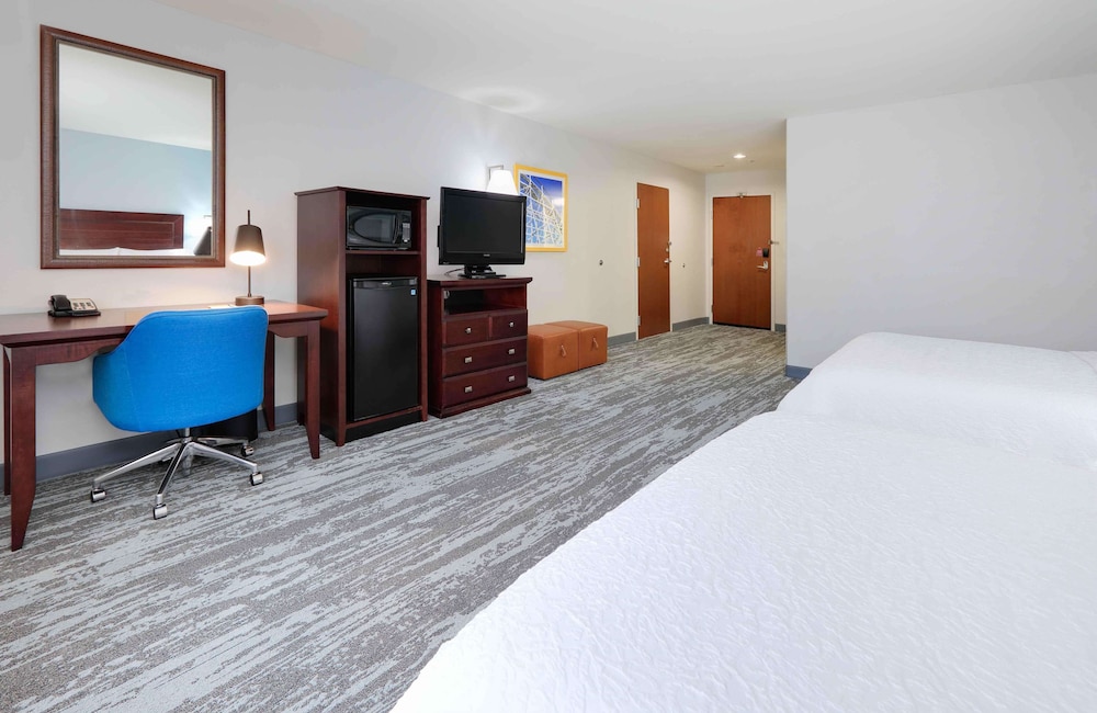 Hampton Inn Suites Dallas Arlington South 24/50