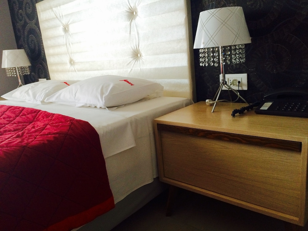 Fanari Hotel 20/40