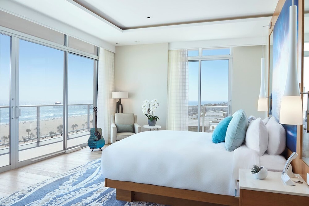 Penthouse, King Bed, Ocean Front, Sofa, Balcony