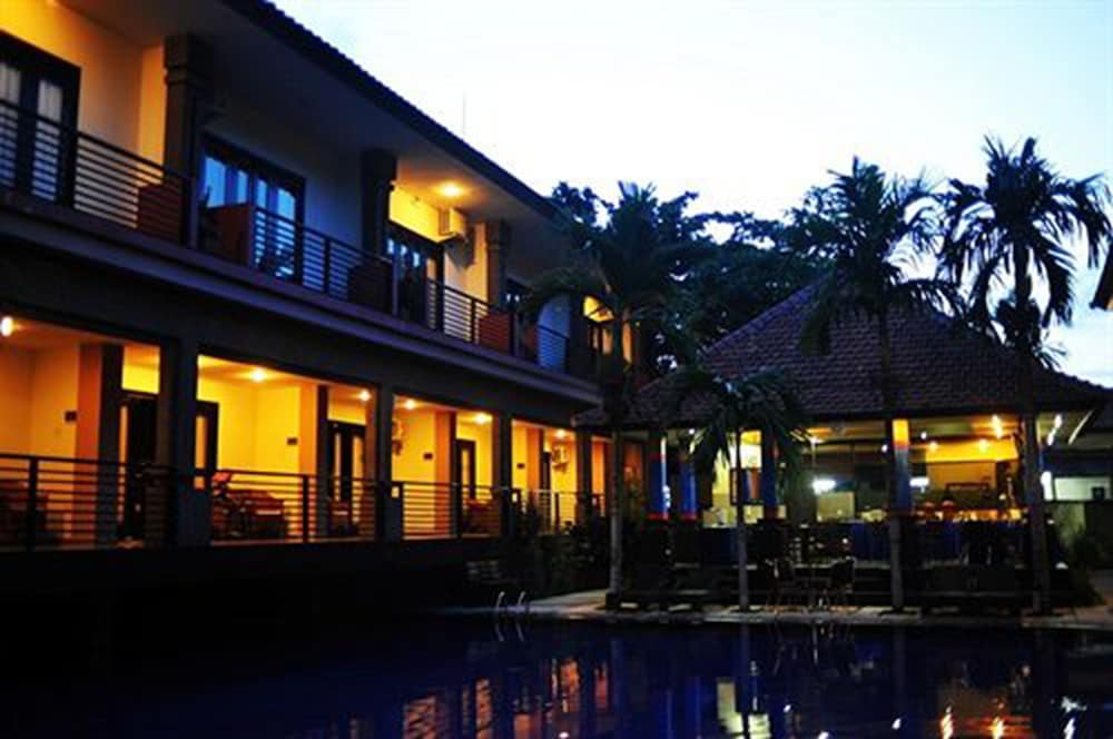 Taman Tirta Ayu Pool And Mansion 2/35