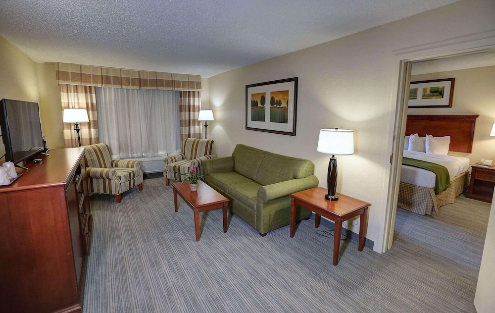 Country Inn & Suites by Radisson, Charlotte I-85 Airport, NC 28/47