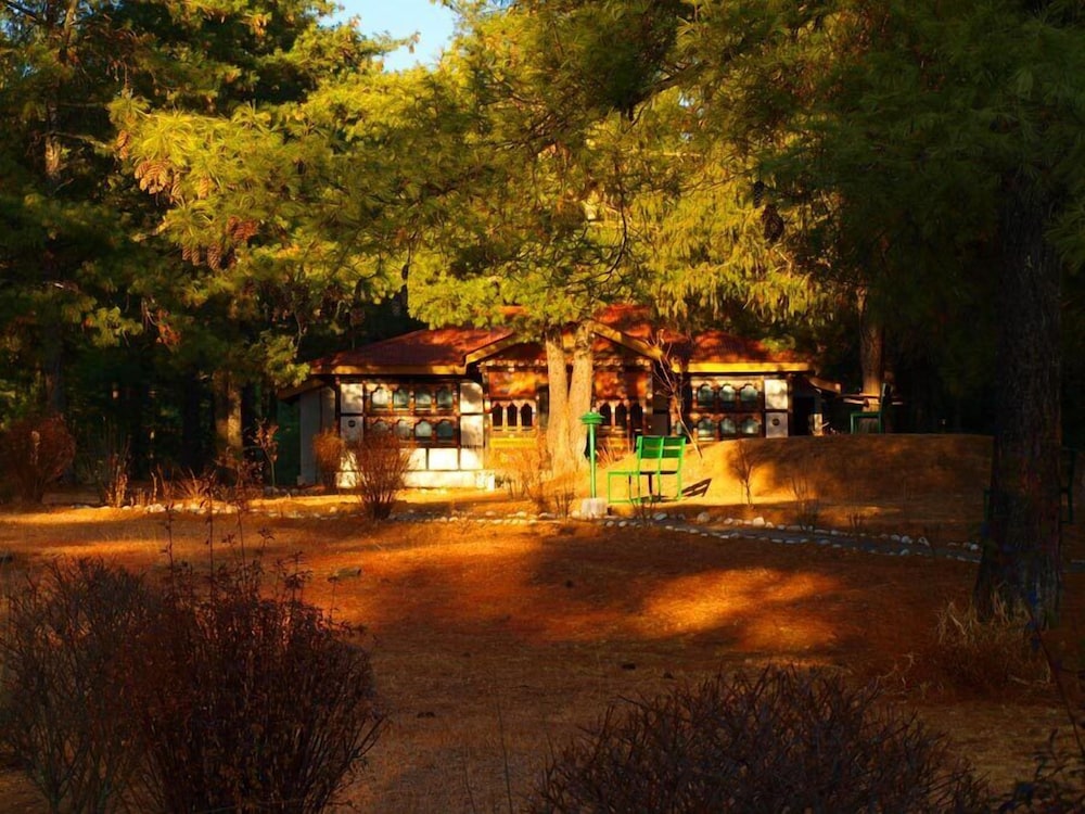 HOTEL OLATHANG 40/43