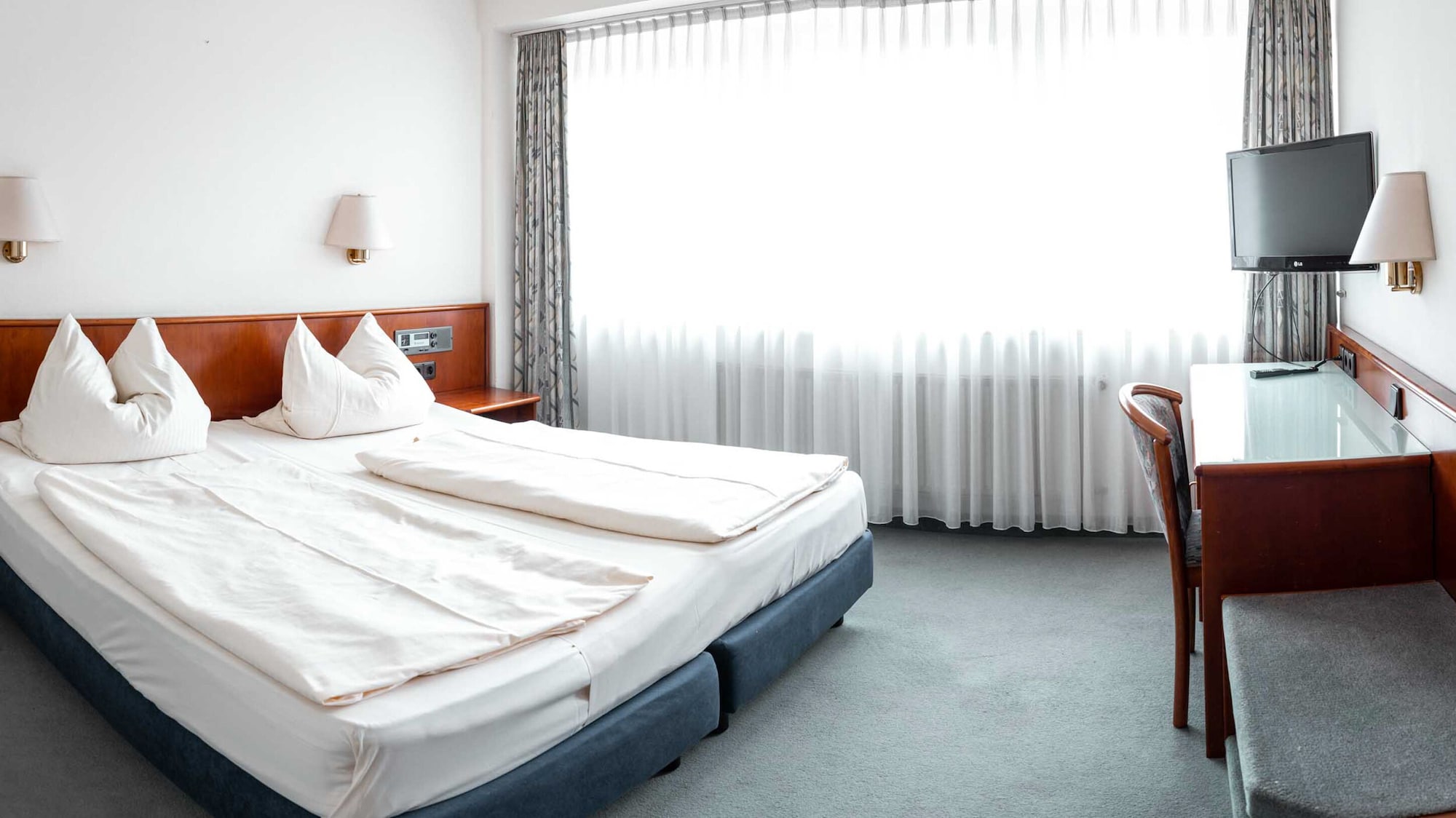 BASIC, DOUBLE BED