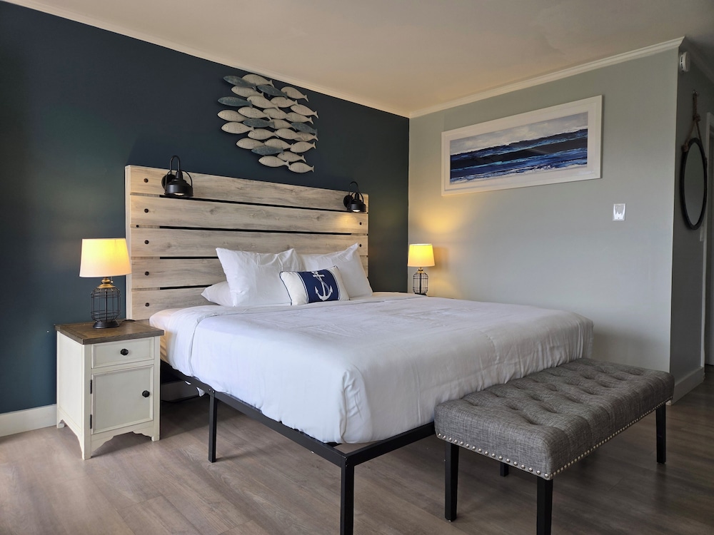 Comfort, King Bed, Bay View, Pet Friendly